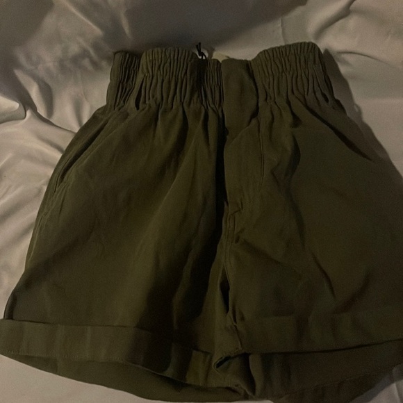 High waist shorts 97%cotton 3%elastine new with tags - Picture 3 of 3